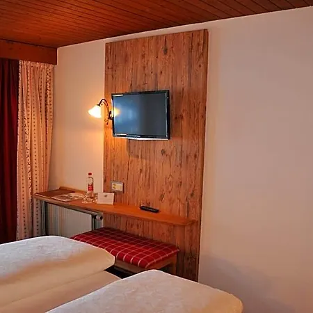 Hotell Gletschergarten 3*
