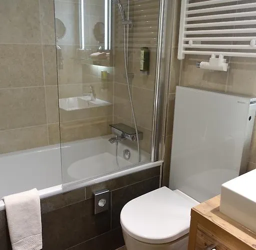 格兰彻卡顿酒店 3*